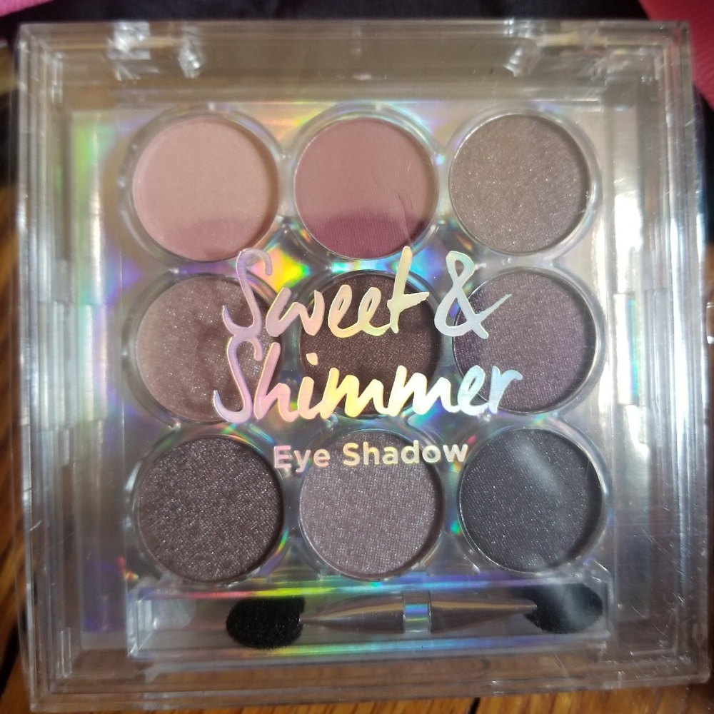 🎁3/$20 Make-up Bundle - Picture 2 of 6